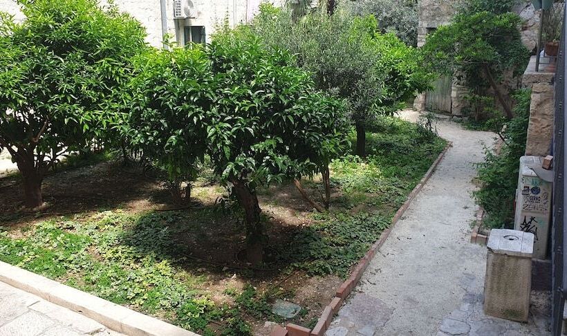 پانسیون Pylon Rooms