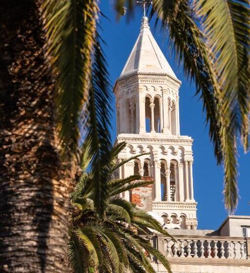 پانسیون Pylon Rooms