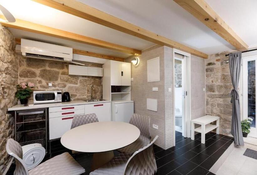 پانسیون Pylon Rooms