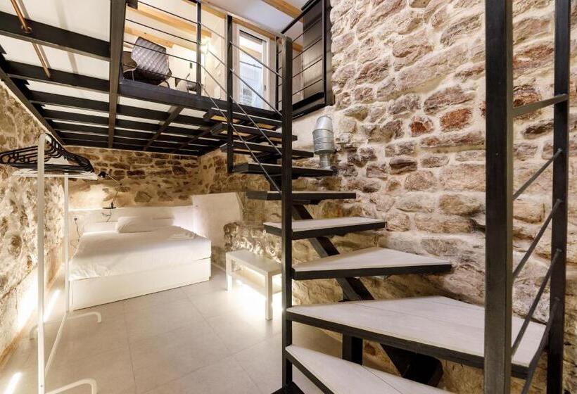 پانسیون Pylon Rooms