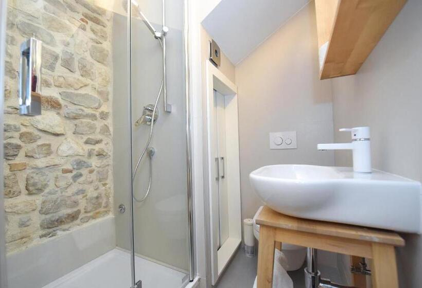 پانسیون Pylon Rooms