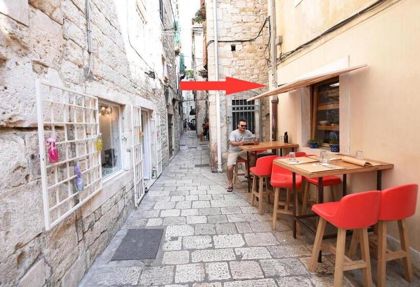 پانسیون Pylon Rooms