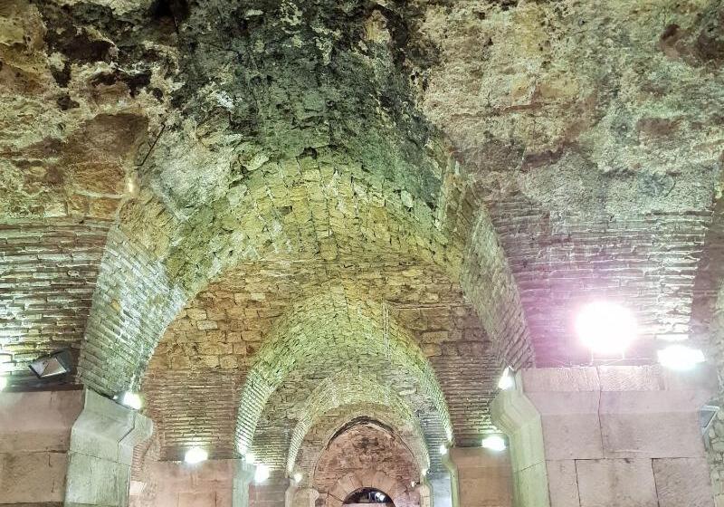 پانسیون Pylon Rooms