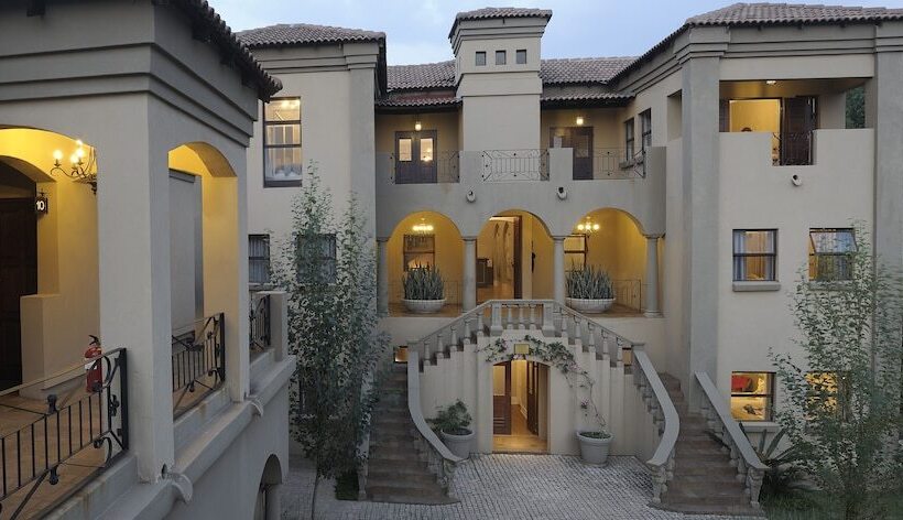 بنسيون The Nobleman Boutique