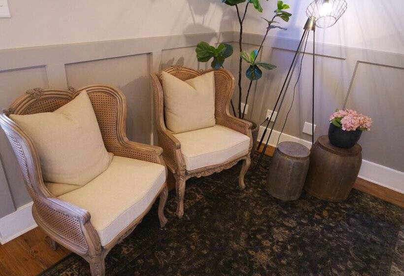 بنسيون The Nobleman Boutique