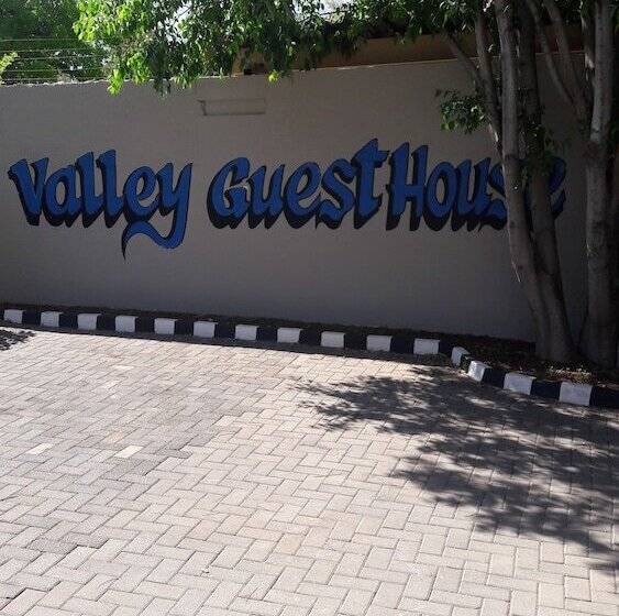 פנסיון Valley Guest House
