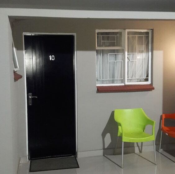 פנסיון Valley Guest House