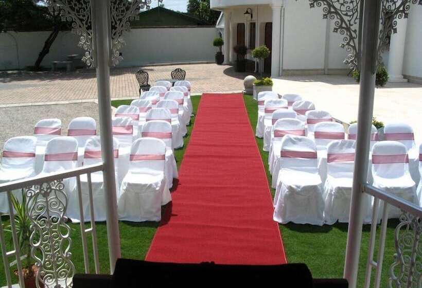 펜션 Woodpecker Inn