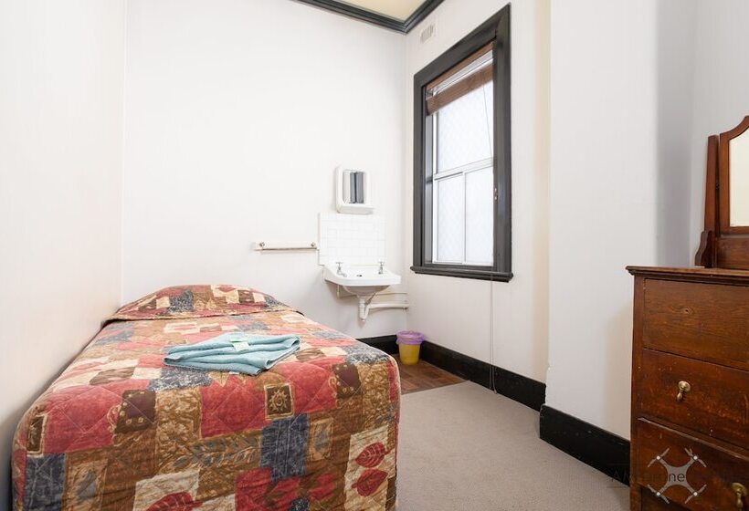 Royal Hotel Motel