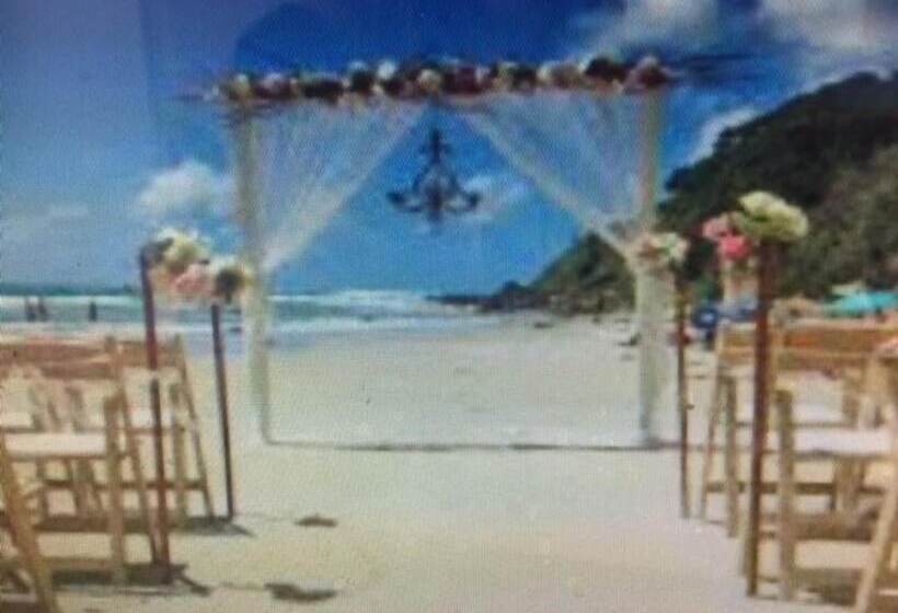 Sea Breeze On Main Beach