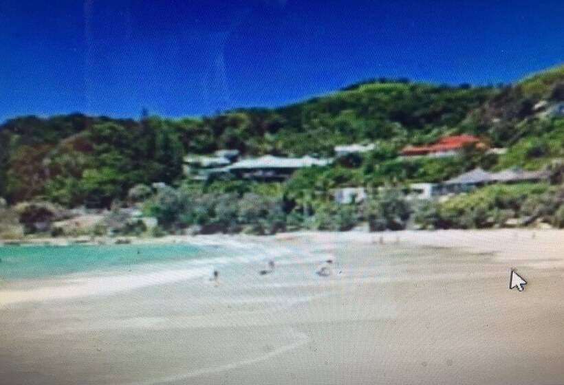 Sea Breeze On Main Beach