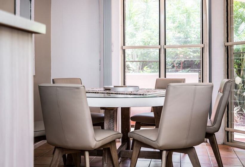 Sea Breeze On Main Beach