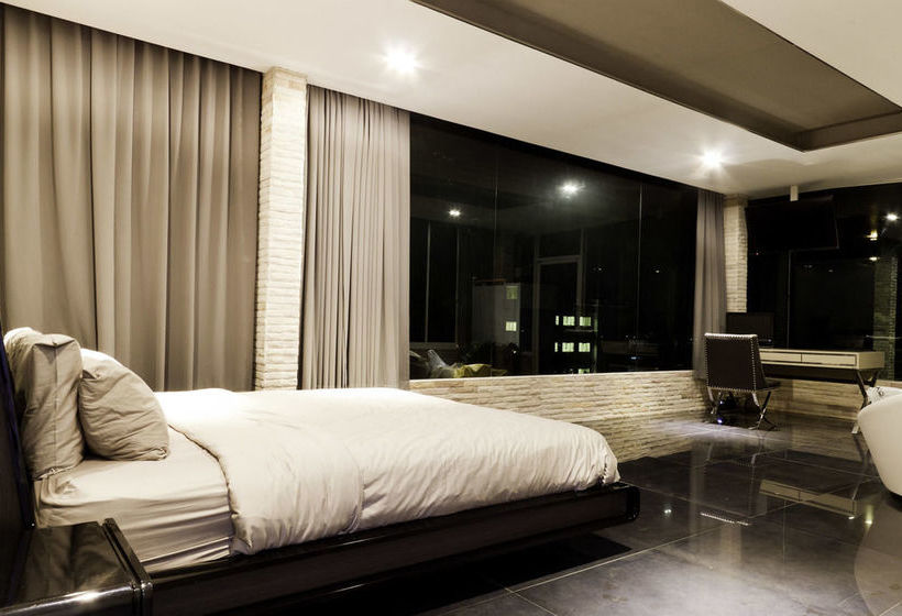 The Promenade Villa By Holiplanet