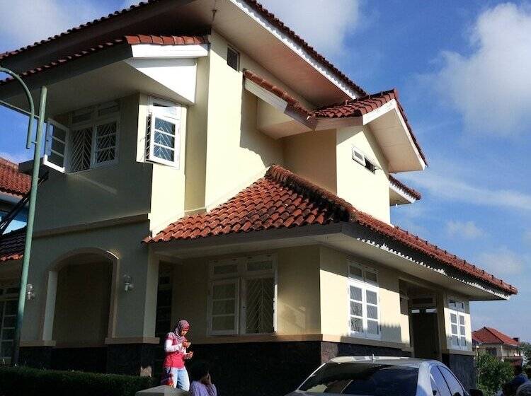 Villa Tamie Bumi Ciherang