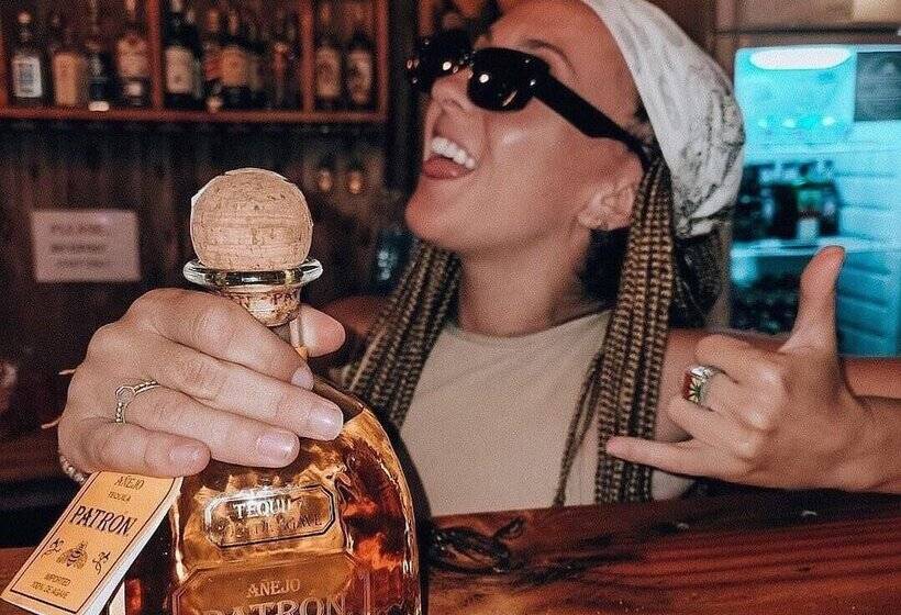 White House Of Tanzania   Hostel