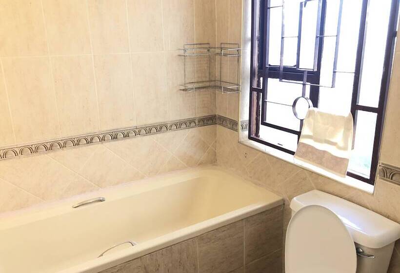 White House Of Tanzania   Hostel