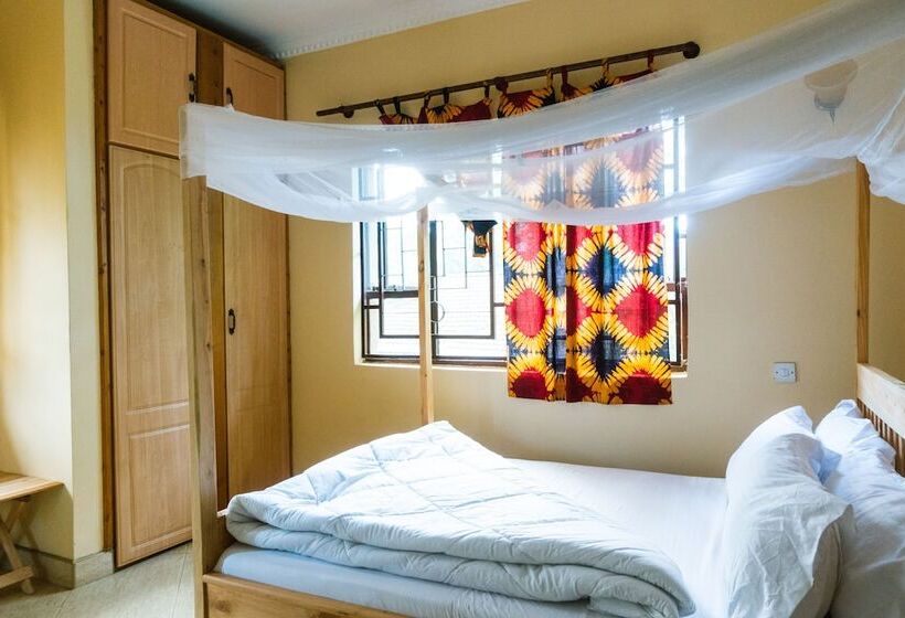 White House Of Tanzania   Hostel