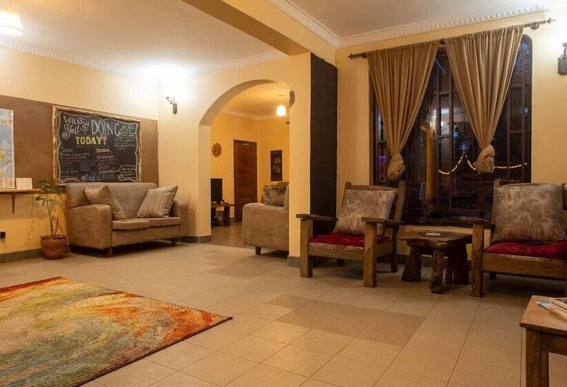 White House Of Tanzania   Hostel