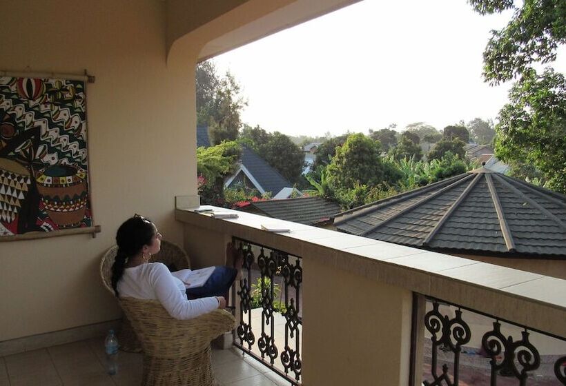 White House Of Tanzania   Hostel