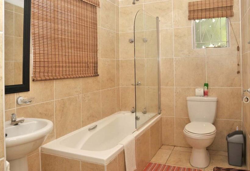 African Aquila Lodge