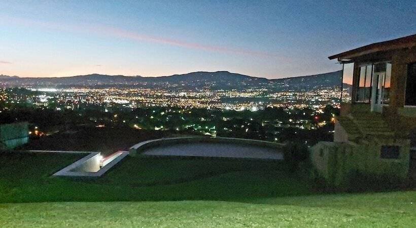 ユースホステル Monte Campana Escazu