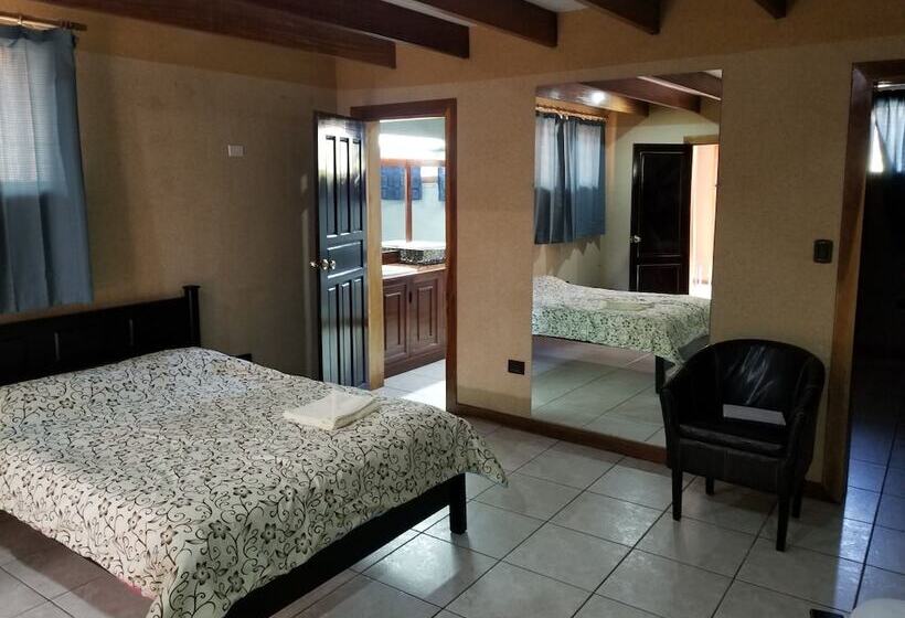 ユースホステル Monte Campana Escazu