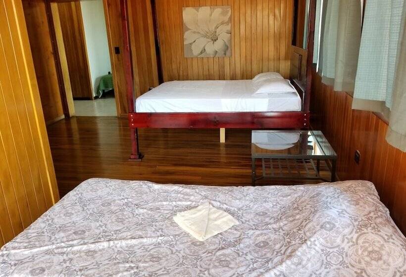 ユースホステル Monte Campana Escazu