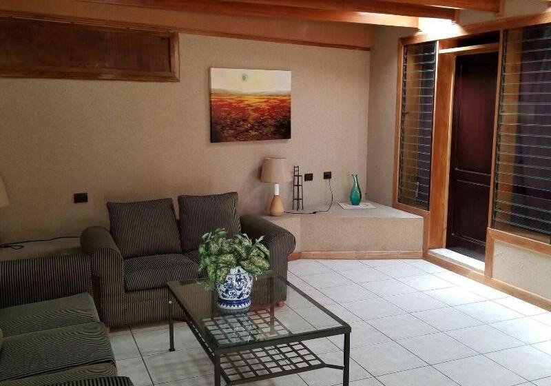 ユースホステル Monte Campana Escazu