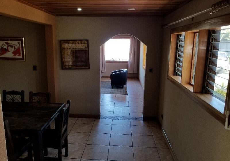 ユースホステル Monte Campana Escazu