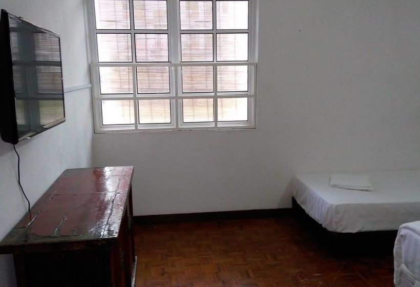 הוסטל Qube Beach Resort