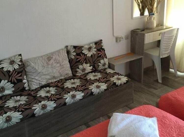 Alexandros Apartments