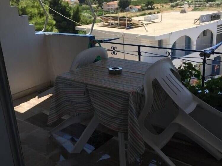 Alexandros Apartments