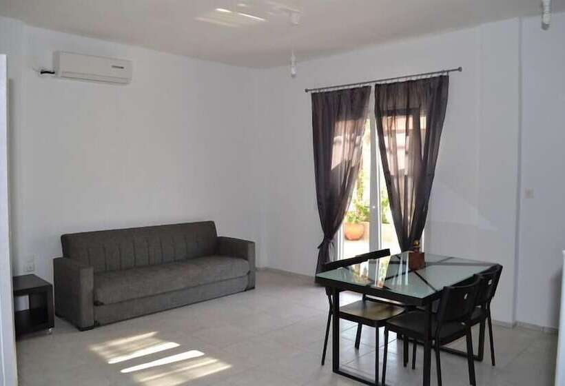 Alexandros Apartments