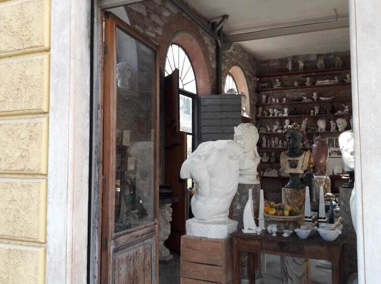 Art Hotel Pietrasanta