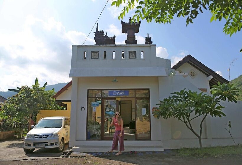 Bali Fab Dive Center   Hostel