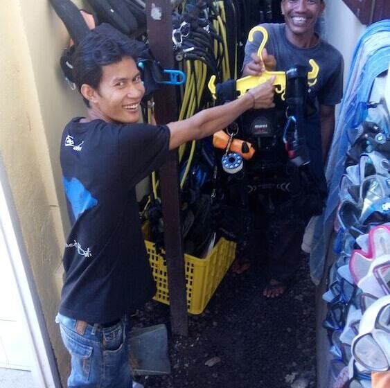 Bali Fab Dive Center   Hostel