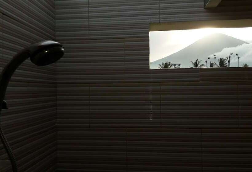 Bali Fab Dive Center   Hostel