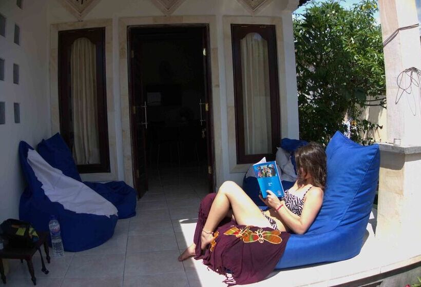 Bali Fab Dive Center   Hostel