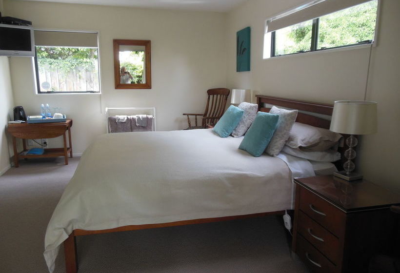 Garden Bed And Breakfast