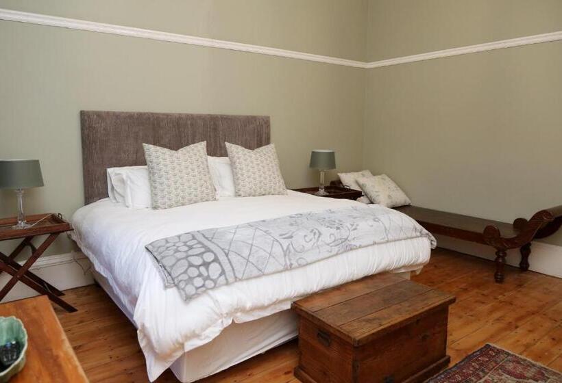 تختخواب و صبحانه Newington Place