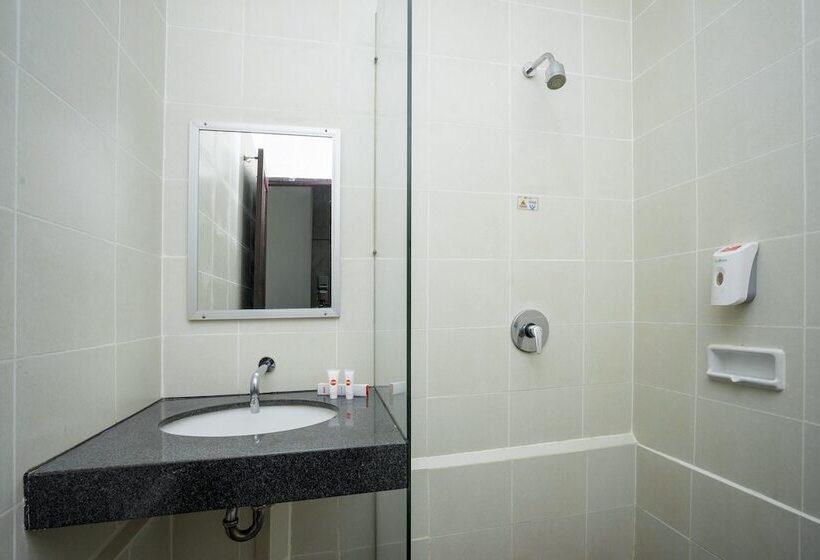 בית מלון כפרי Grand Kartika