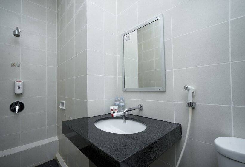 فندق Grand Kartika