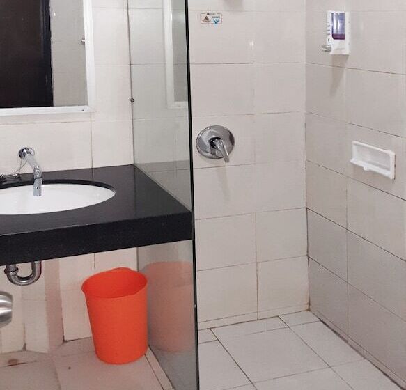 בית מלון כפרי Grand Kartika