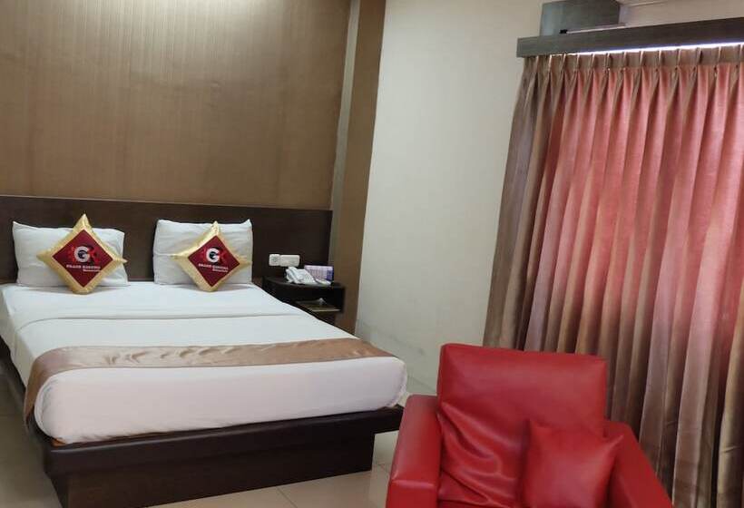 فندق Grand Kartika