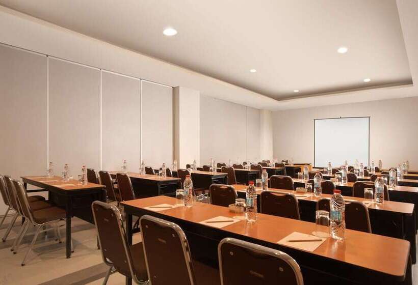 Amaris Hotel Margorejo Surabaya