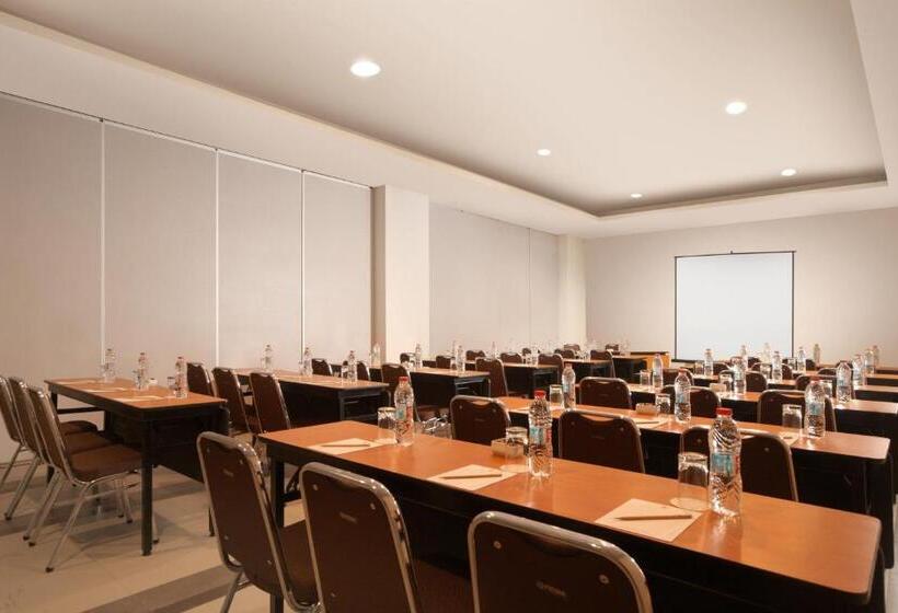 Amaris Hotel Margorejo Surabaya