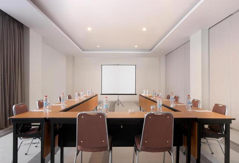 Amaris Hotel Margorejo Surabaya