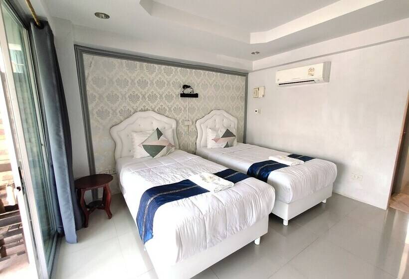 Отель Banana Park