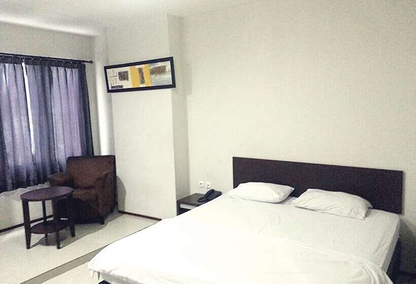 ホテル Fiducia Otista 153