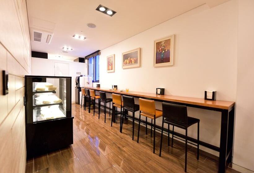 호텔 Golden Business